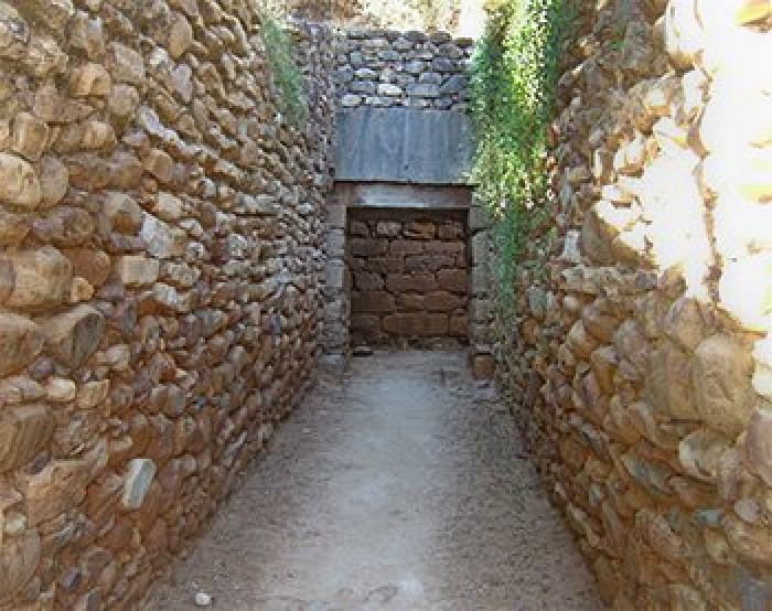 Minoan Tholos Tomb in Maleme